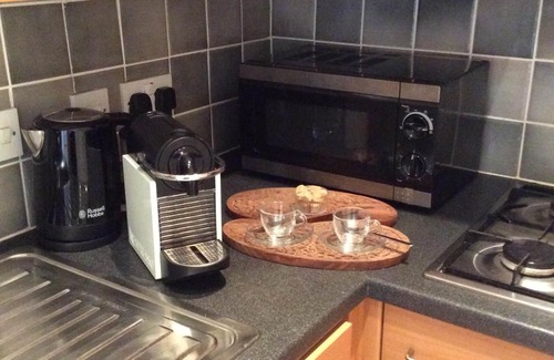 Paddington Apartment | Near Hyde Park ,Bright 2 bedroom apartment .Paddington Station 5mins walk .