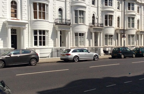Paddington Apartment | Near Hyde Park ,Bright 2 bedroom apartment .Paddington Station 5mins walk .