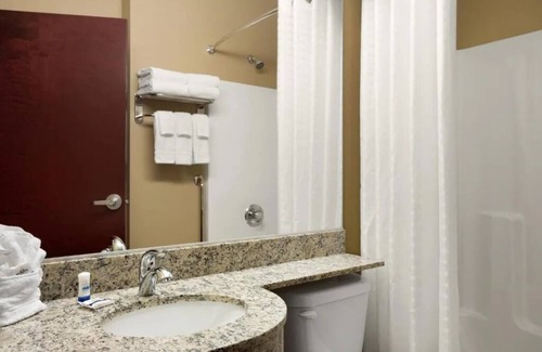 White Hall Hotel | Near I-79 for Easy Transit | 2 Budget Stays w/Free Parking