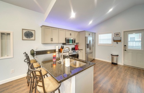 Deep Water House | Near Kanawha River: Unique Renovated Home w/Yard!