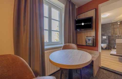 Municipality of Valkenburg aan de Geul Hotel | Near Kasteel Hoensbroek | Free Breakfast & Parking | Biking and Hiking Nearby