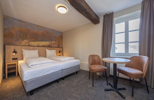 Municipality of Valkenburg aan de Geul Hotel | Near Kasteel Hoensbroek | Free Breakfast & Parking | Biking and Hiking Nearby