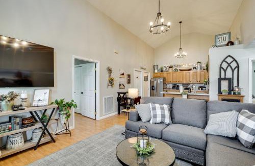 Mill Springs House | Near Lake Cumberland Monticello Home with Gazebo!
