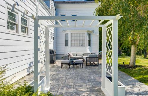 Conneaut House | Near Lake Erie, Harbor and Parks Conneaut Getaway!