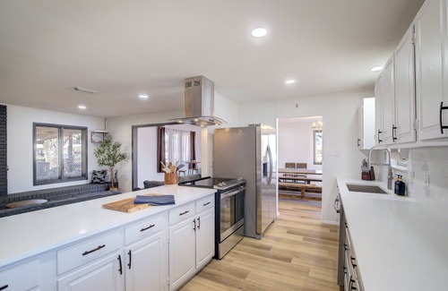 Quinlan House | Near Lake, Family Friendly, Dogs OK, Early Check-In, Gated Yard