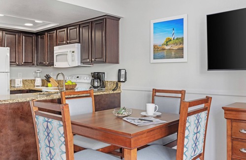 Lake Havasu City Resort | Near Lake Havasu, 1BR w/Whirlpool Tub at Top-Rated Resort, Pool & FREE WIFI