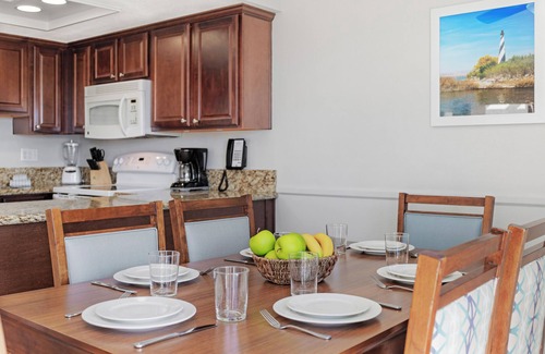 Lake Havasu City Resort | Near Lake Havasu, 1BR w/Whirlpool Tub at Top-Rated Resort, Pool & FREE WIFI