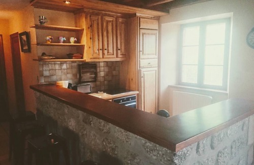 Auroux House | Near Lake Naussac