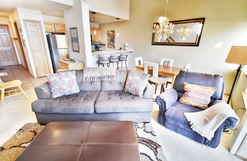 Frisco House | Near Lake Trail! Hot Tub! Walk/Drive to Dining, Shops, Events, Marina