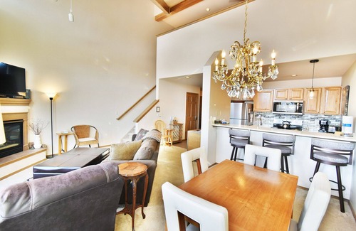Frisco House | Near Lake Trail! Hot Tub! Walk/Drive to Dining, Shops, Events, Marina