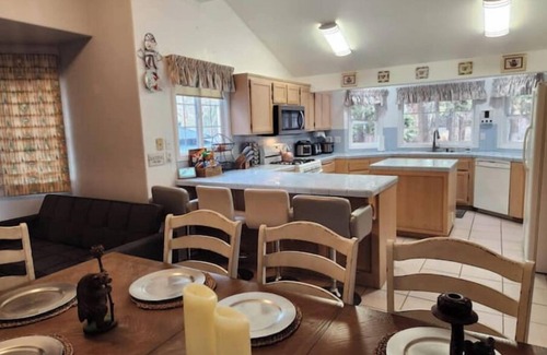 Big Bear House | Near Lake with Hot tubs, Game Room & 06Cars Park Spacenn