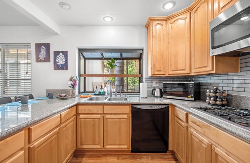 Glendora Villa | Near Los Angeles/Universal Studios/5BR/2BA/7BDS/Quiet/Comfortable/Clean