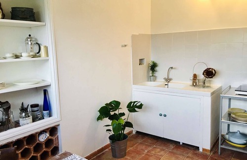 Puyvert House | Near Lourmarin – A character village property – Sleeps 10 to 12