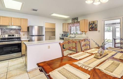 San Antonio House | Near Medical Center: Home w/Yard in San Antonio