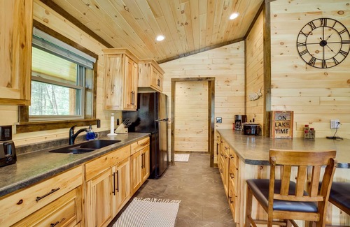 Hatfield Cabin | Near Memorial Park: Lake Arbutus Vacation Rental