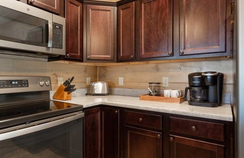 Pigeon Forge Cabin | Near Middle Of Pigeon Forge Parkway/Hot Tub/New