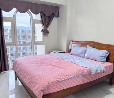 Paranaque House | Near Moa Facing pool view WP1603 Monarch Parksuites