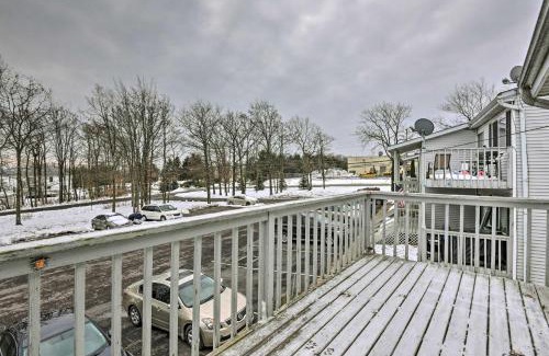 Mount Pocono Apartment | Near Mt Airy Casino Mount Pocono Condo with Balcony