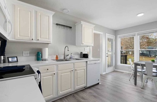 Southwest Raleigh House | Near NC State Campus & Downtown - The Maple Marvel