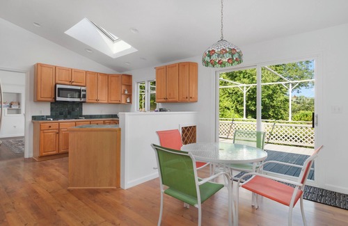 Newport East House | Near Newport, Beaches & Golf: Spacious Getaway
