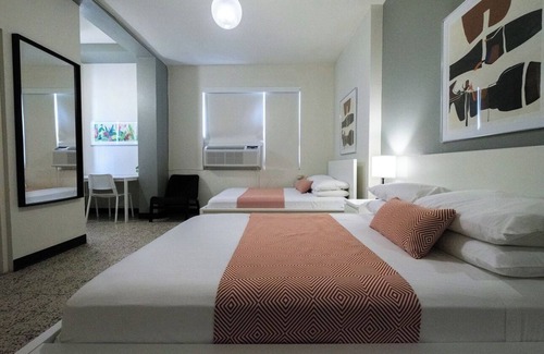 Miramar Apartment | Near Old San Juan & La Placita | For Family & Friends | Mini Fridge