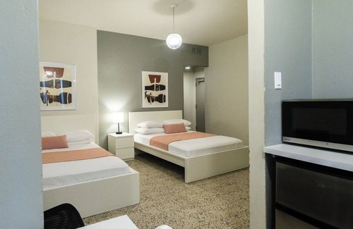 Miramar Apartment | Near Old San Juan & La Placita | For Family & Friends | Mini Fridge
