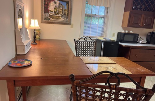 North Falmouth Apartment | Near Old Silver Beach Falmouth-Private entrance, private bedroom & shared bath