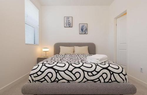 Guasti Apartment | Near ONT Modern Designer Stay Bright Chic Spacious
