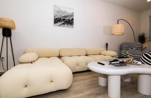 Guasti Apartment | Near ONT Modern Designer Stay Bright Chic Spacious