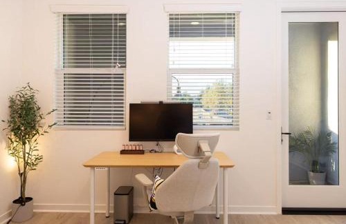 Guasti Apartment | Near ONT Modern Designer Stay Bright Chic Spacious