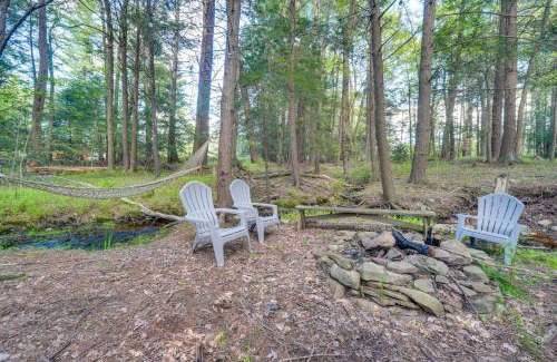 Blakeslee House | Near Parks and Lakes Blakeslee Home with Private Yard