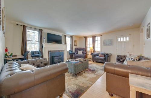 Blakeslee House | Near Parks and Lakes Blakeslee Home with Private Yard