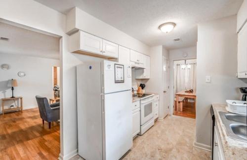 Memphis House | Near Parks & Shopping- Hickory Ridge Hideaway