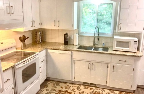 Akron Apartment | Near Portage lake,Pro Football HOF,Downtown Akron!