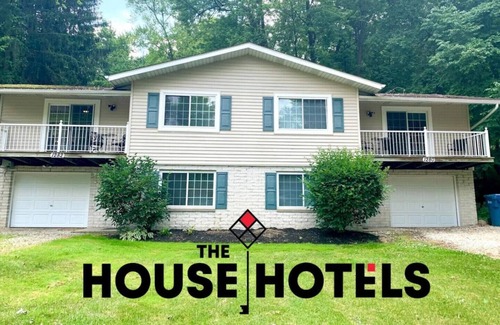 Akron Apartment | Near Pro Football HOF,Portage lake,Downtown Akron!