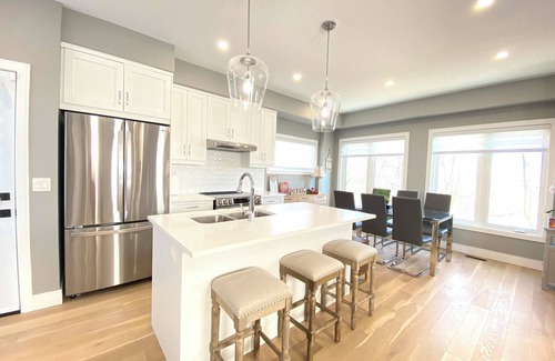 St. Catharines House | Near Ridley College