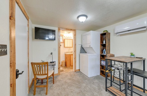 Murphy Apartment | Near Rivers & Trails: Cabin in Rural Grants Pass