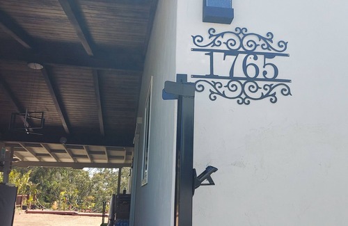 Ridgeview - Webster House | Near San Diego Downtown. n Charming building with AC and WiFi in sunny San Diego