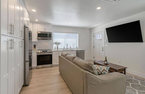 Northside House | Near San Jose State l Downtown l Private Studio