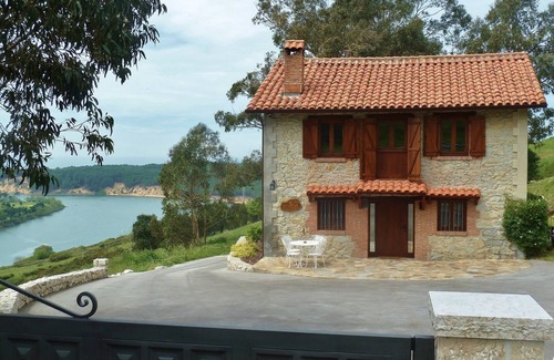 Pielagos House | Near Santander: House with exceptional panorama