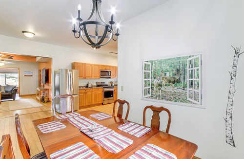 Fennville House | Near Saugatuck Dunes: Pet-Friendly Fennville Home!