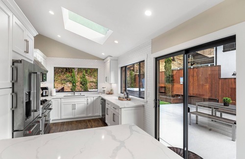 San Bruno House | Near SFO! Clean & Spacious Hot Tub w/Stunning Views