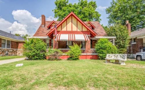 Vollintine-Evergreen House | Near Shopping & Dining- Magic in Midtown- Unit A
