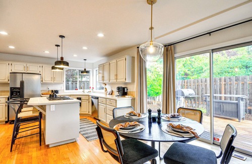 Beaverton House | Near Shops & Cafes: Beaverton Haven w/Luxe Decor!