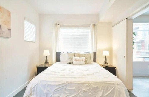 Salt Lake City Apartment | Near Ski Resort, HOTTUB & GYM Luxury Apt- Heart of Sugar House with Parking