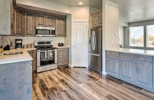 Layton House | Near Skiing & HAFB: Family-Friendly Escape!