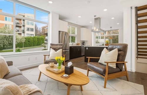 Lower Queen Anne House | Near Space Needle, Climate Pledge, DT | Roof Deck