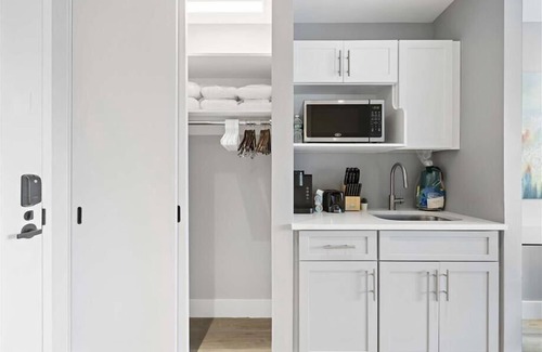 Port Morris Hotel | near Stadium Studio 2F BR | Keyless Entry