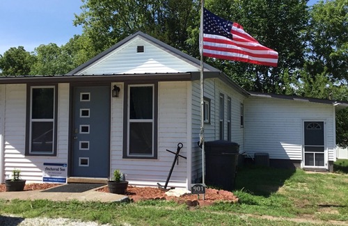 Keithsburg House | Near State park & Forest. Close to river for boating. Stay…Anchored Inn