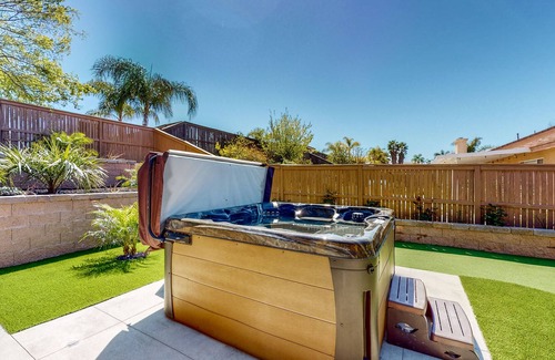 Temecula House | Near Temecula Wine Country - Hot Tub & Pool Table